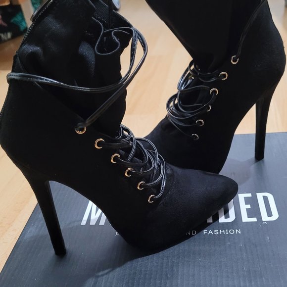 Brand New Missguided Black Metal Eyelet and Lace Pointed Boots - Picture 1 of 6